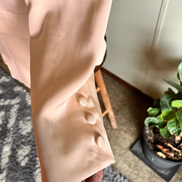 Mabel size medium, pale, pink blazer with shoulder pads - Picture 5 of 13